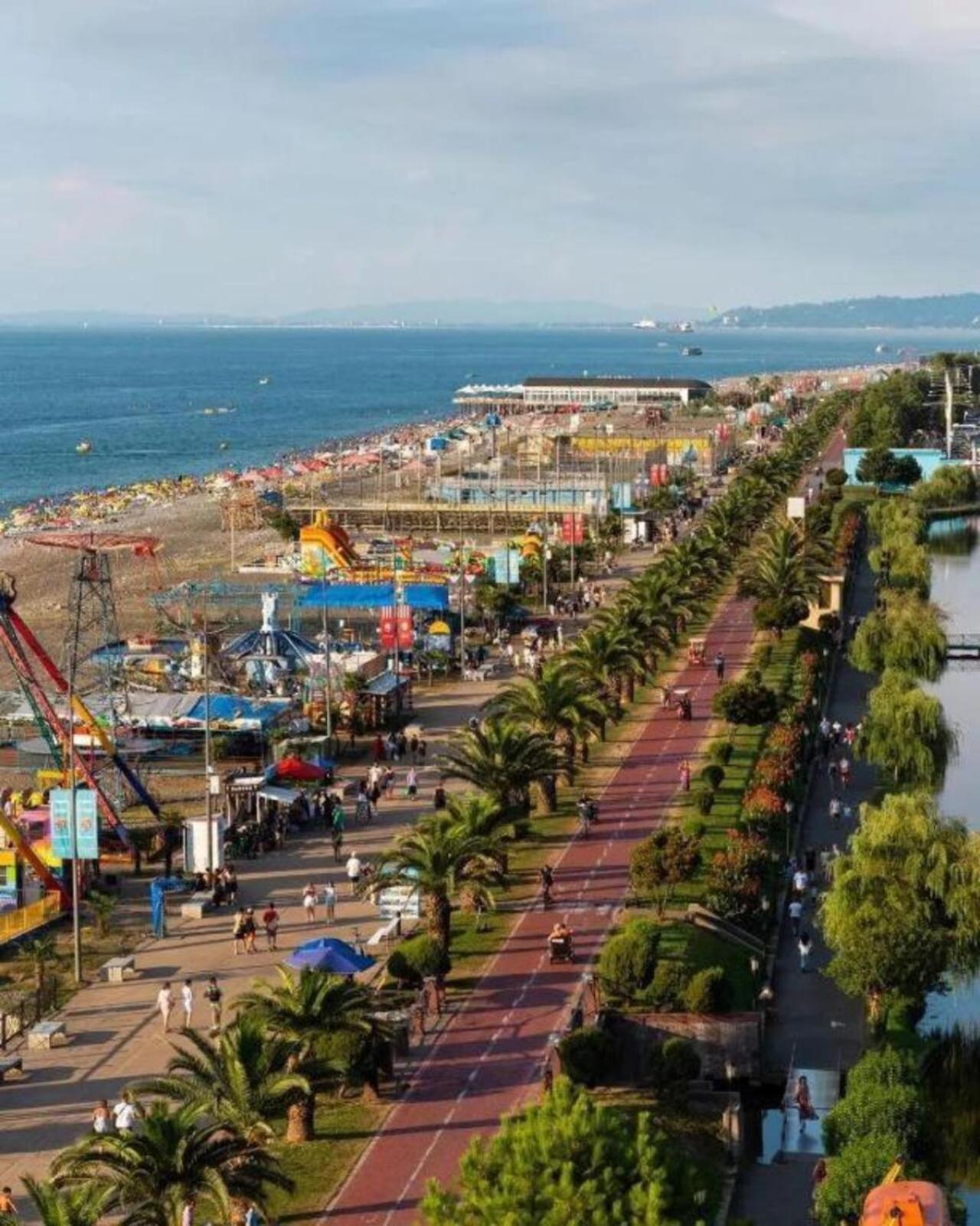 Holiday In Orbi Lejlighed Batumi Eksteriør billede