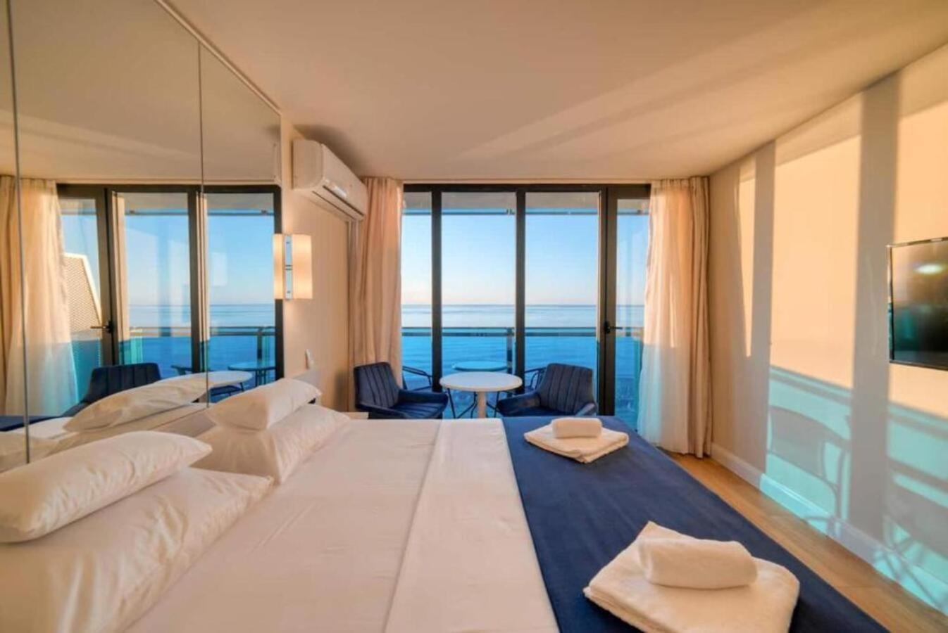 Holiday In Orbi Lejlighed Batumi Eksteriør billede